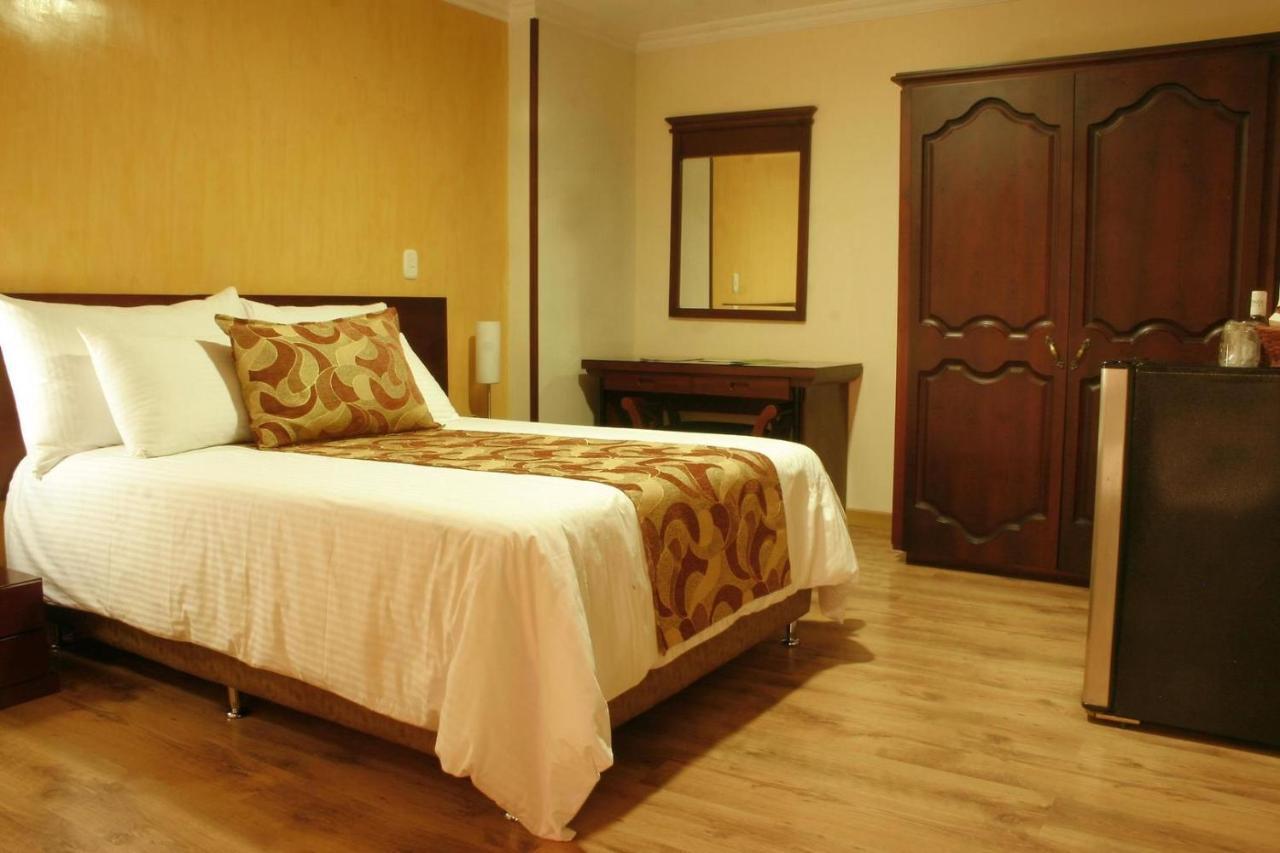 Hotel Luxor Pereira Exterior photo