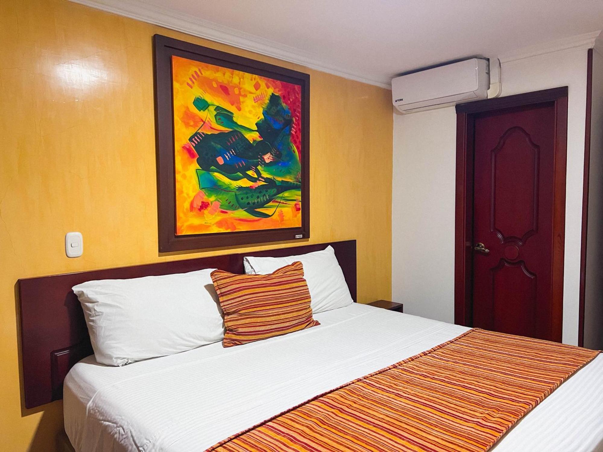 Hotel Luxor Pereira Exterior photo
