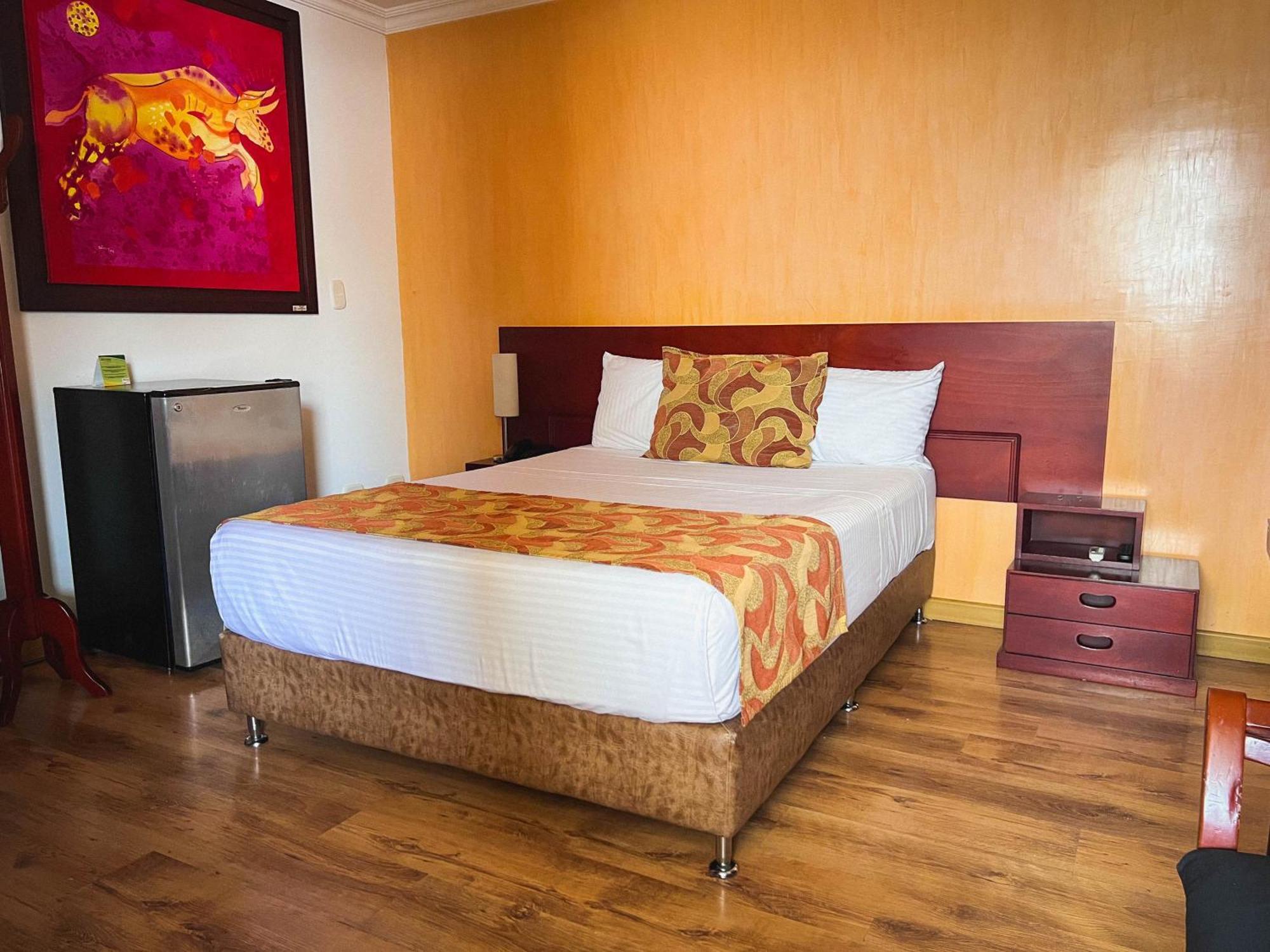 Hotel Luxor Pereira Exterior photo
