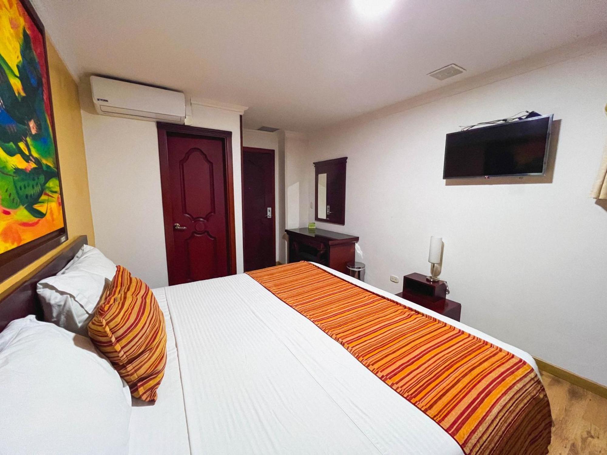 Hotel Luxor Pereira Exterior photo